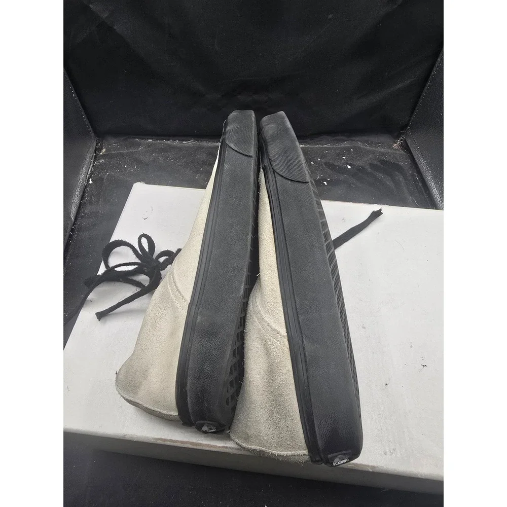 Men sneakers